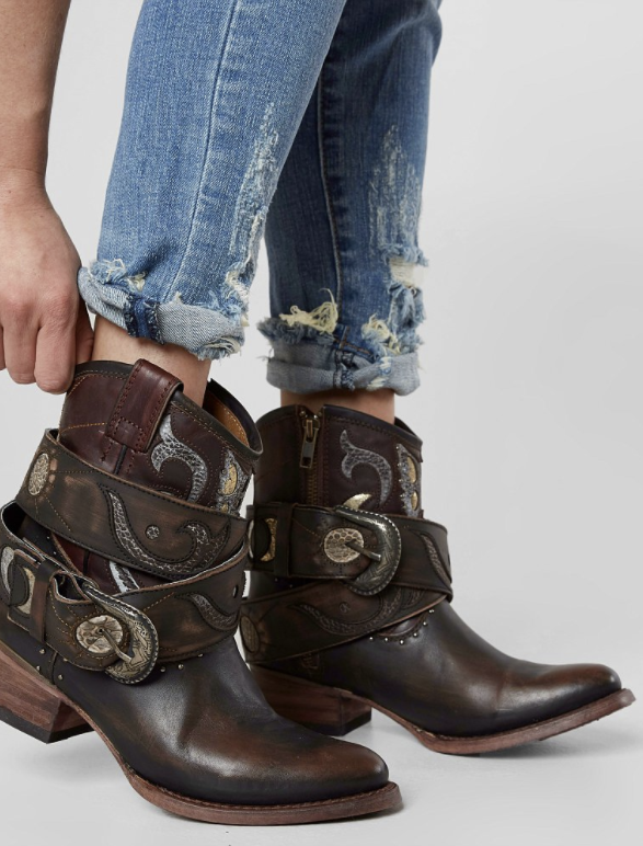 Embellished Cowboy Boots: Freebird av Steven Tash Ankle Boot.