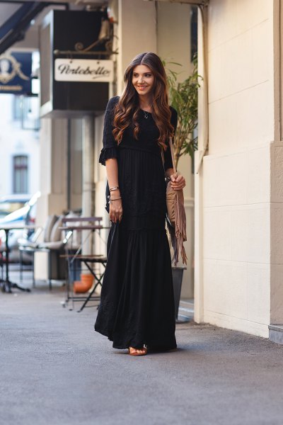 svart golvlång golvlång klänning i boho-stil