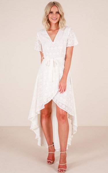 asymmetrisk wrap-klänning i vit spets