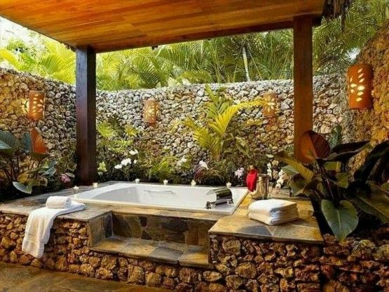 50 lugnande utomhusidéer för ditt hem |  Hot tub bakgård.