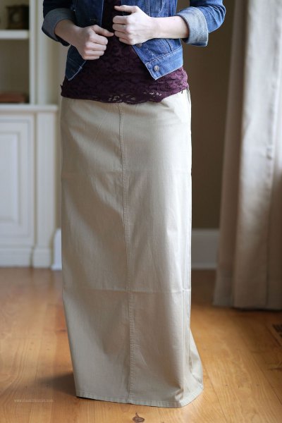Elfenben khaki lång kjol med jeansjacka