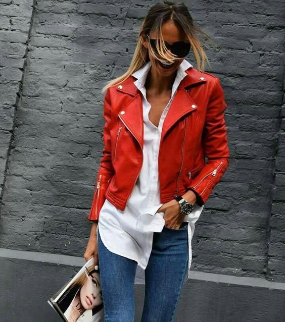 vit skjorta röd läderjacka