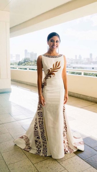 ärmlös hawaiiansk tribal tryckt golvlängd bröllopsklänning