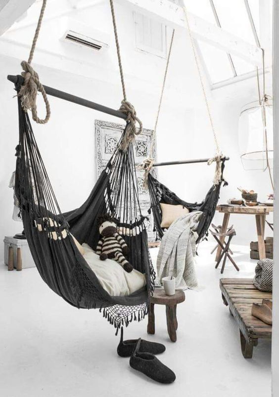 25 avslappnande idéer för att rocka en hängmatta inomhus |  Hängande hängmatta.