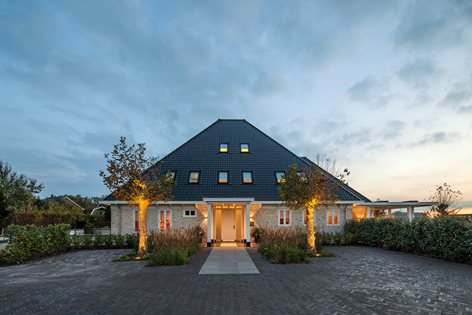 Villa, typiskt holländsk bondgård, Stolpboerderij, Nord-Holland.