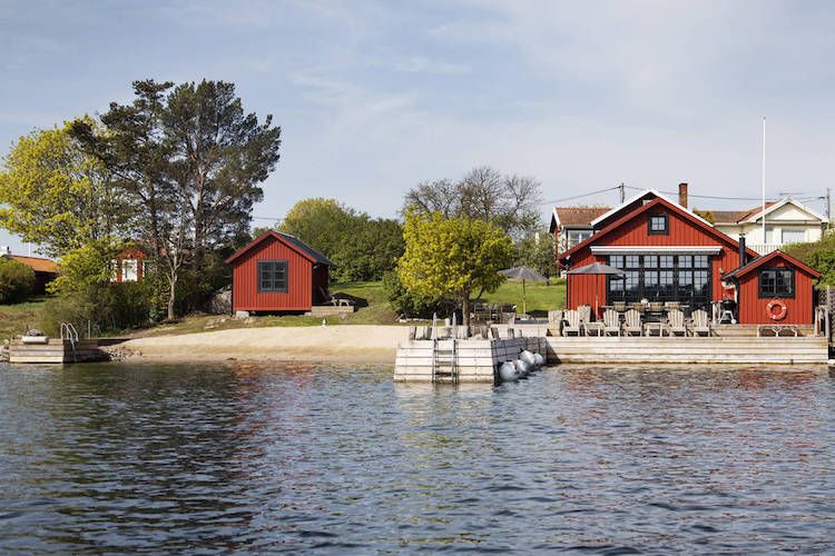 mitt skandinaviska hem: A Relaxed Swedish Island Summer Cabin on The.