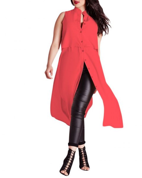 röd ärmlös, extra lång tunikatopp med svarta läderjackor