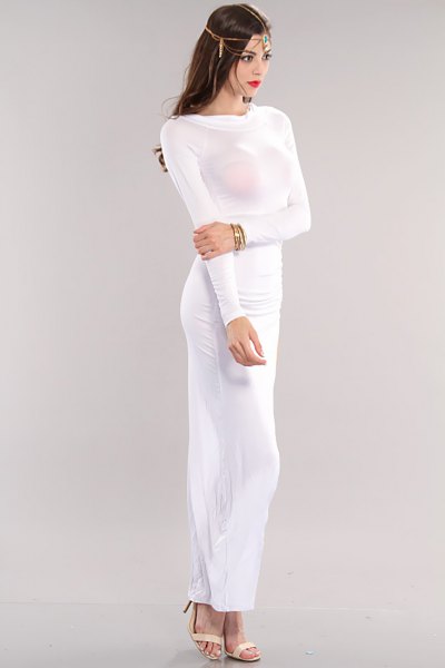 vit, långärmad, figur-kramande maxiklänning
