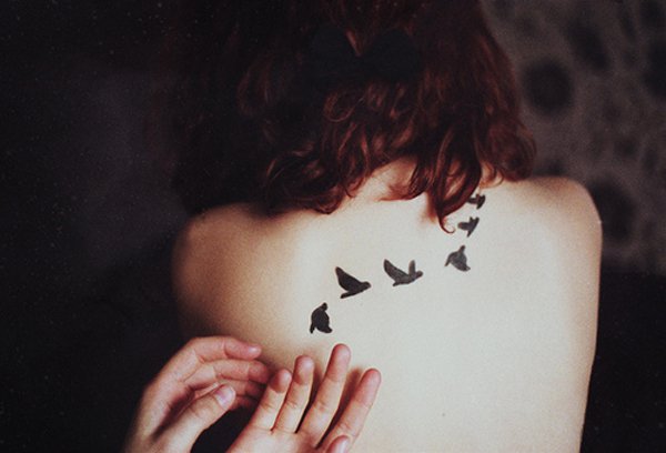 Uppsättning av flygande duva tatuering mönster för kvinnor