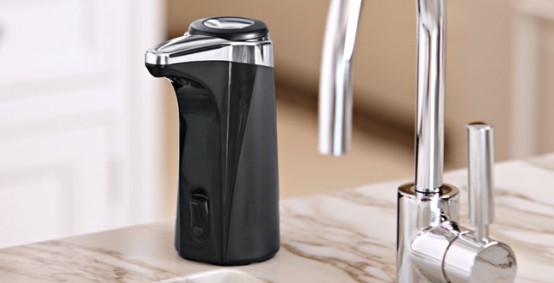 Cool Sensor Tvålpump för kök och badrum från Simplehuman.