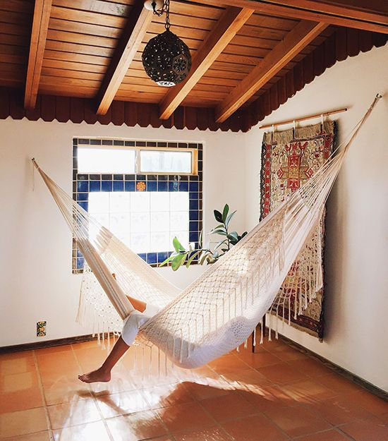 25 avslappnande idéer för att rocka en hängmatta inomhus |  Hängmatta inomhus, rum.