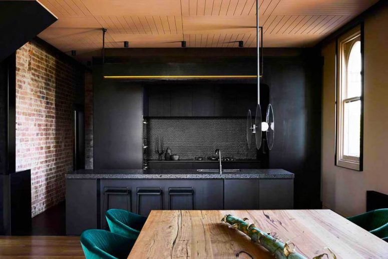 Modernt industriellt hem med en humörig färgpalett - DigsDi
