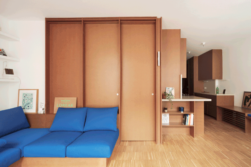 En 70m2 Vindsvåning i Barcelona med inbyggda möbler i.