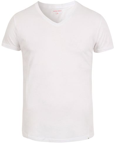 Hur man bär vit V-hals T-shirt